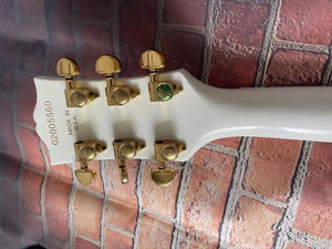 Classic white lp electric guitar, peach blossom heart body, gold