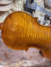 Load image into Gallery viewer, Powerful Clear Tone! Handmade Violin 4/4 Stradivarius violino set